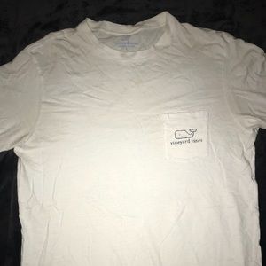 Unisex white Vineyard Vines shirt